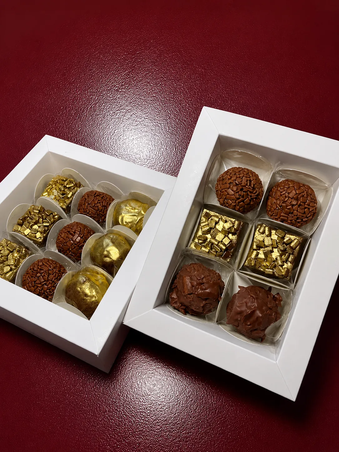 Doces finos metalizados em bronze e dourado, feitos à mão pela Le Malu