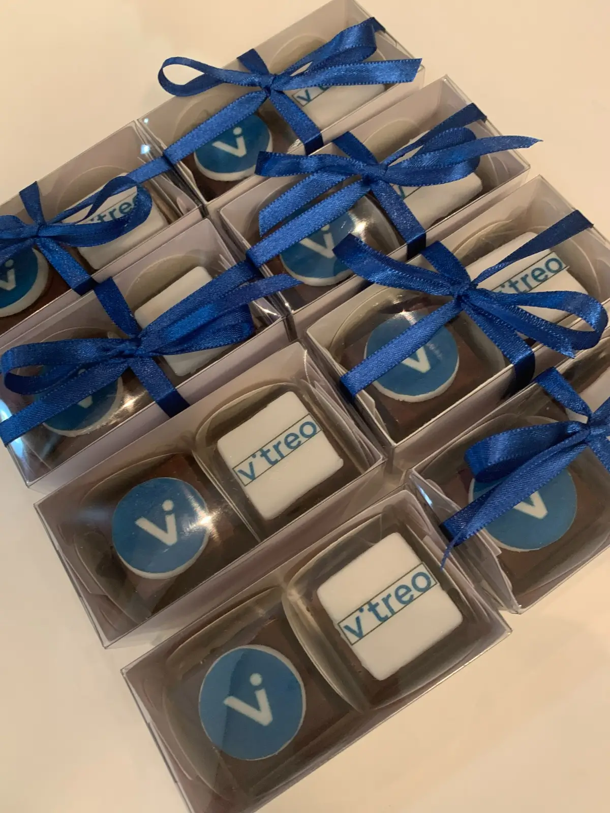 Doce quadrado personalizado como brinde corporativo Vitreo | Le Malu